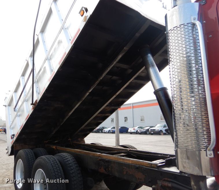 image for item GB9826 2007 Mack CV713  dump truck