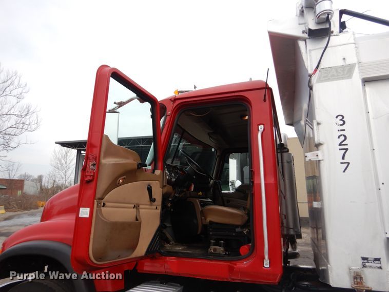 image for item GB9826 2007 Mack CV713  dump truck