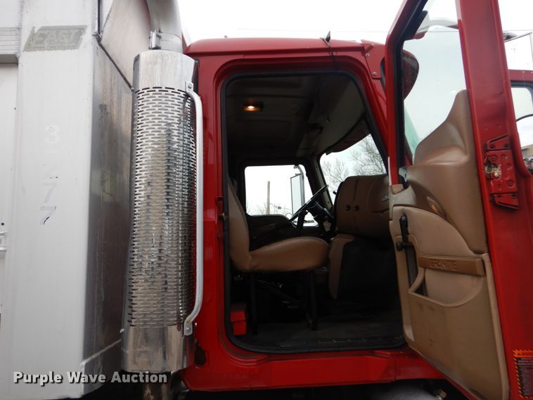 image for item GB9826 2007 Mack CV713  dump truck