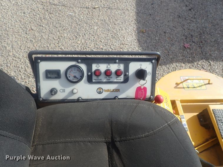 image for item GN9194 Walker T25i  ZTR lawn mower