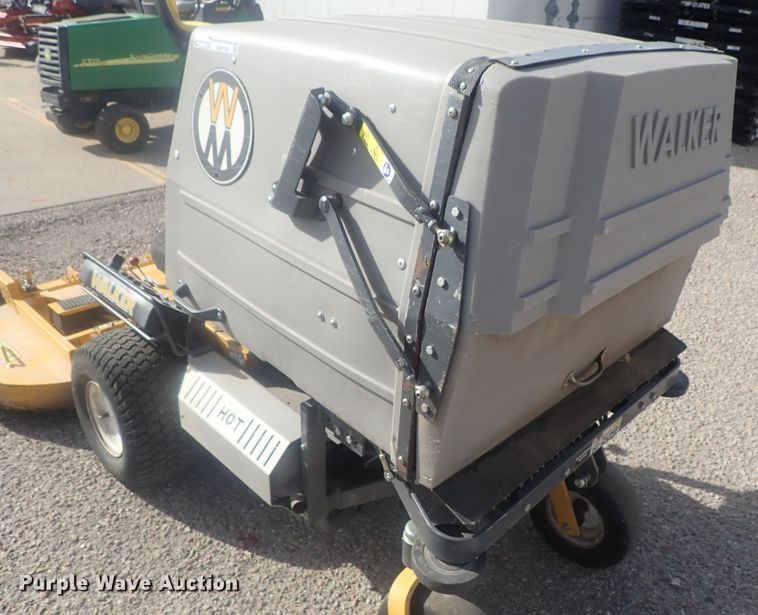 image for item GN9194 Walker T25i  ZTR lawn mower