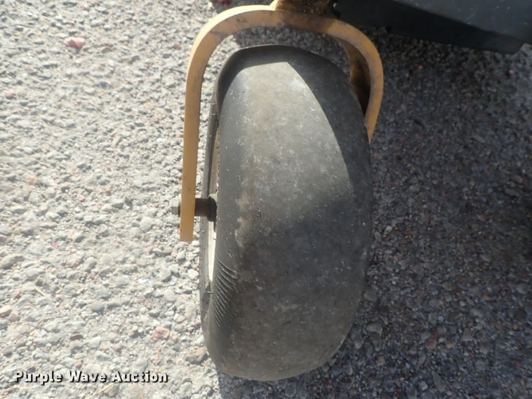 image for item GN9194 Walker T25i  ZTR lawn mower