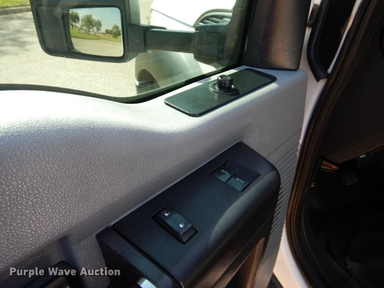 image for item HC9134 2013 Ford F450 Super Duty  utility truck with crane