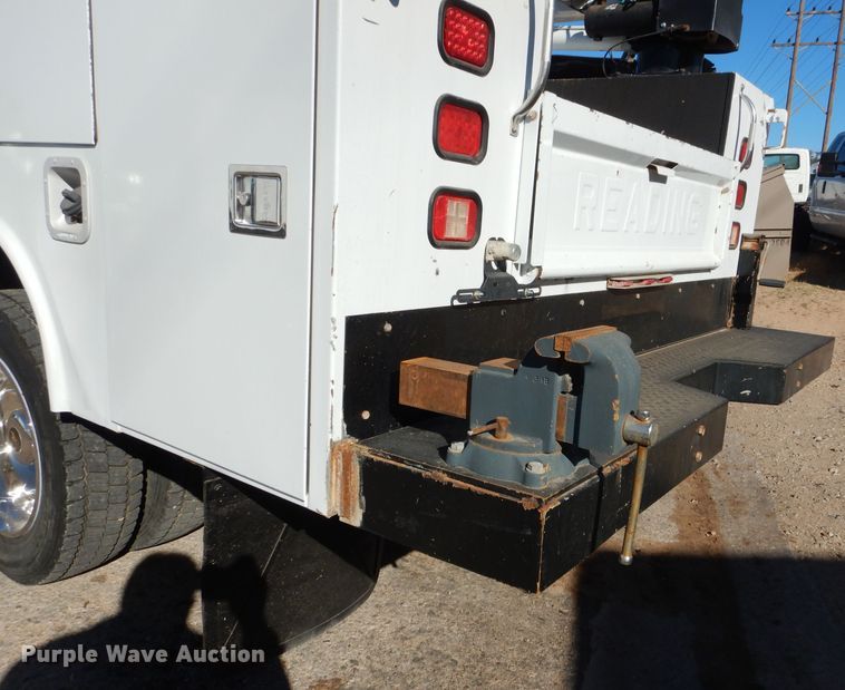 image for item HC9134 2013 Ford F450 Super Duty  utility truck with crane