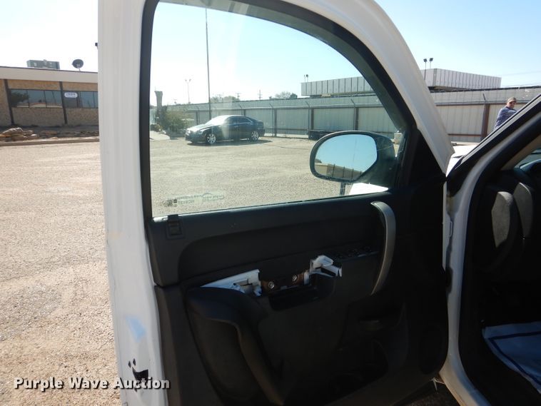 image for item HC9137 2013 GMC Sierra 1500  Crew Cab pickup truck