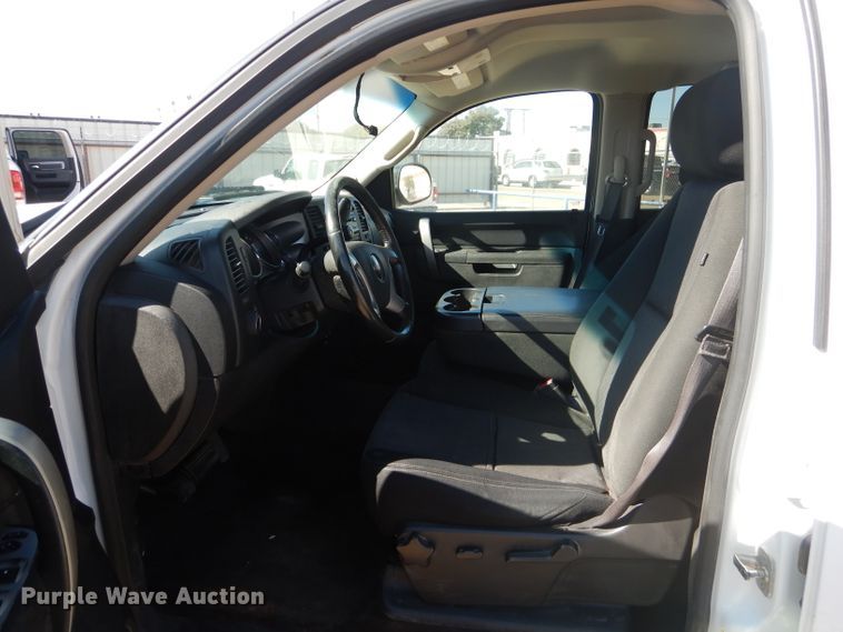 image for item HC9137 2013 GMC Sierra 1500  Crew Cab pickup truck