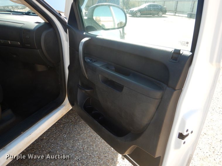 image for item HC9137 2013 GMC Sierra 1500  Crew Cab pickup truck