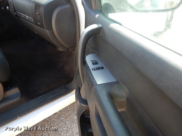 image for item HC9137 2013 GMC Sierra 1500  Crew Cab pickup truck