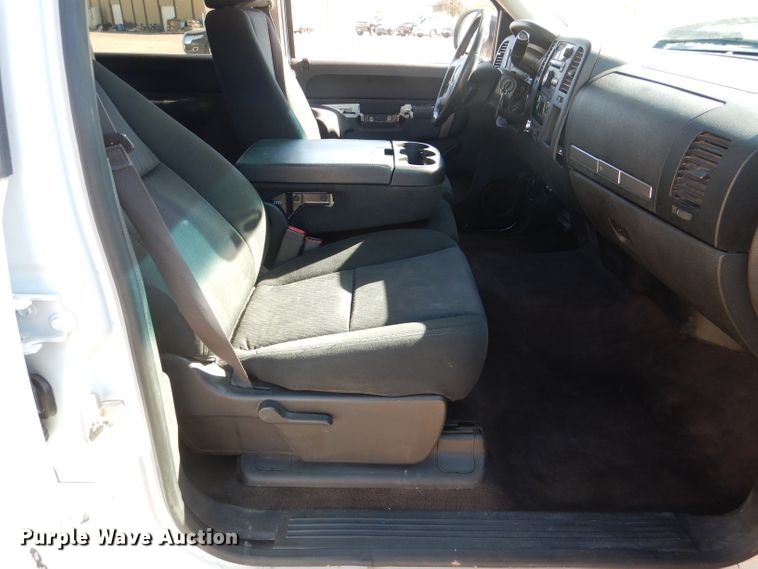 image for item HC9137 2013 GMC Sierra 1500  Crew Cab pickup truck