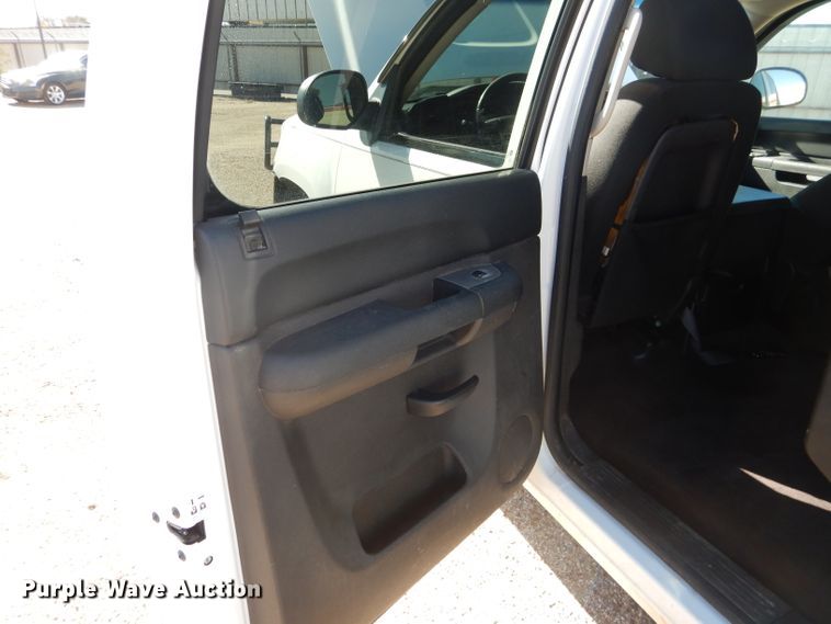 image for item HC9137 2013 GMC Sierra 1500  Crew Cab pickup truck