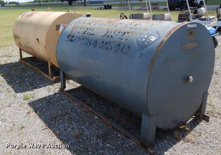 image for item HC9675 (2) fuel tanks