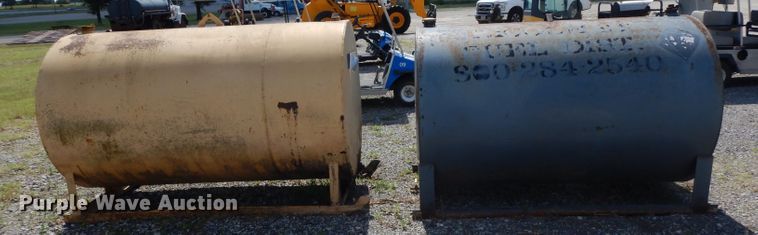 image for item HC9675 (2) fuel tanks