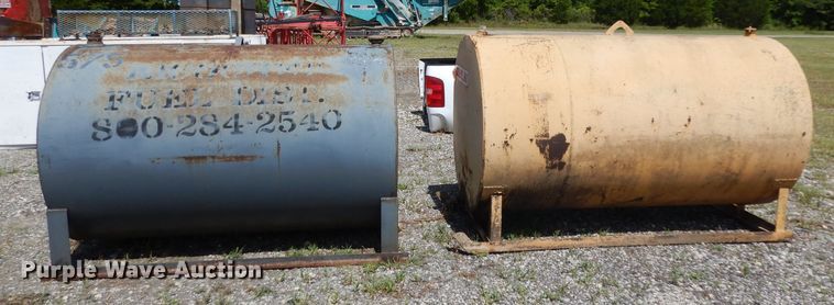 image for item HC9675 (2) fuel tanks