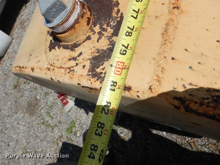 image for item HC9675 (2) fuel tanks