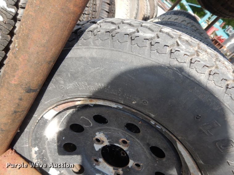 image for item HC9677 Approximately 58 tires