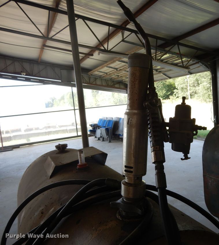 image for item HC9694 (3) oil/hydraulic tanks