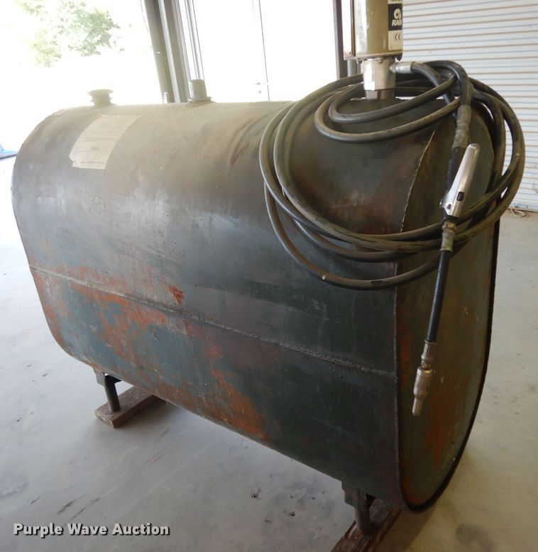 image for item HC9694 (3) oil/hydraulic tanks