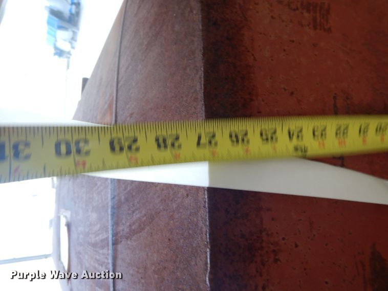 image for item HC9694 (3) oil/hydraulic tanks