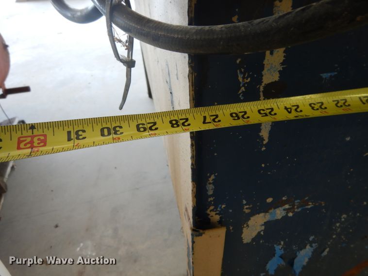 image for item HC9694 (3) oil/hydraulic tanks