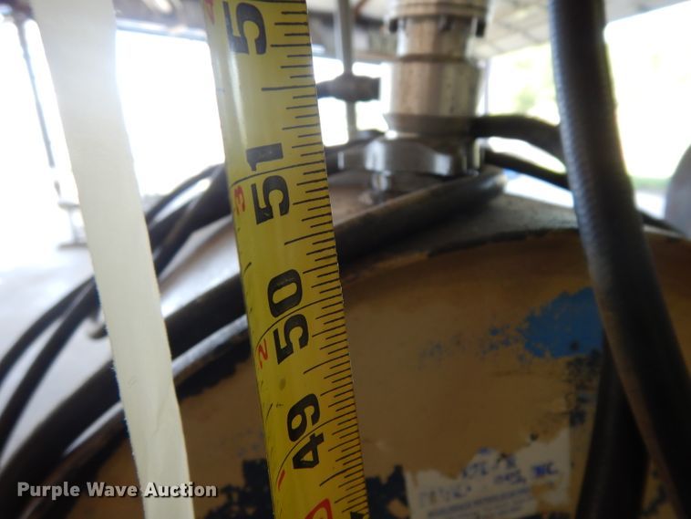 image for item HC9694 (3) oil/hydraulic tanks