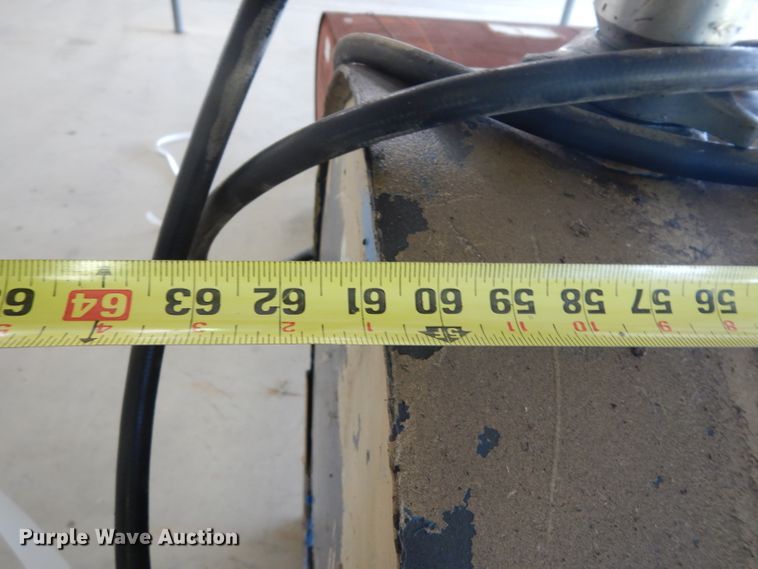 image for item HC9694 (3) oil/hydraulic tanks