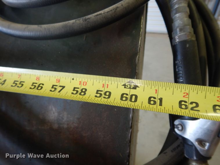 image for item HC9694 (3) oil/hydraulic tanks