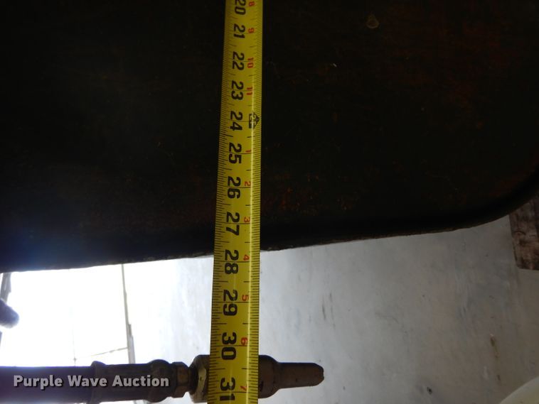 image for item HC9694 (3) oil/hydraulic tanks