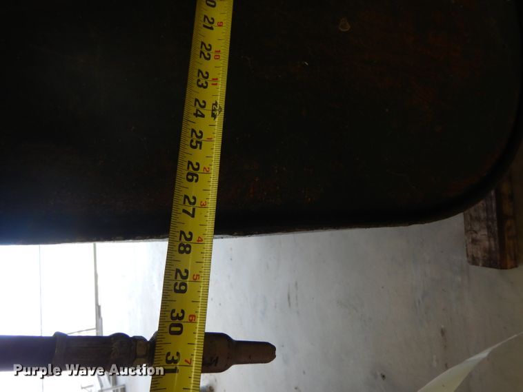 image for item HC9694 (3) oil/hydraulic tanks