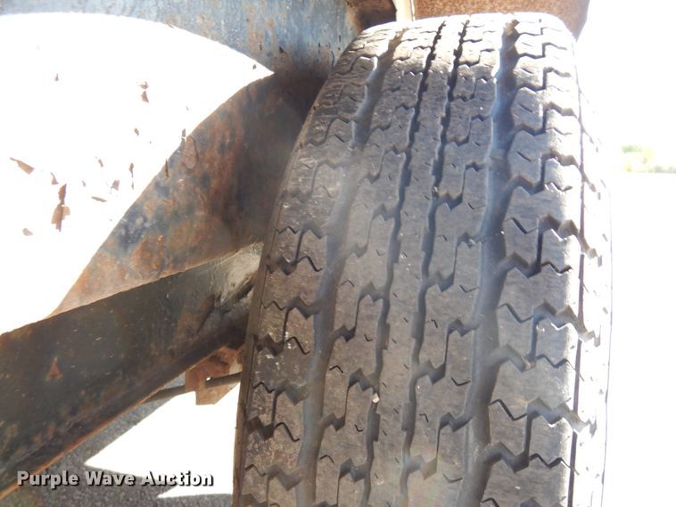 image for item HD9080 1995 Wells Cargo enclosed cargo trailer