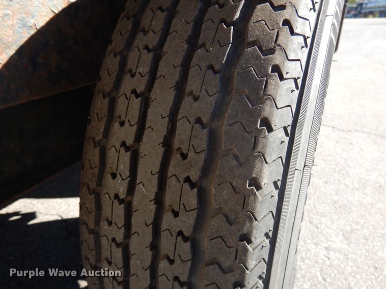 image for item HD9080 1995 Wells Cargo enclosed cargo trailer