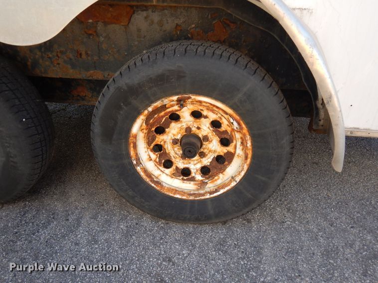 image for item HD9080 1995 Wells Cargo enclosed cargo trailer