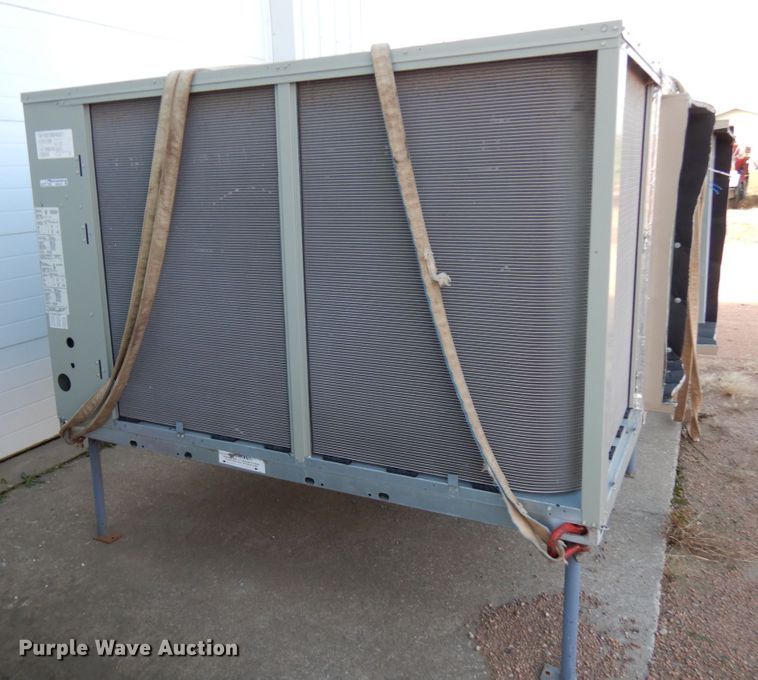 image for item HD9127 Trane Voyager AC and heat unit