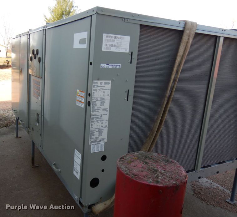 image for item HD9127 Trane Voyager AC and heat unit