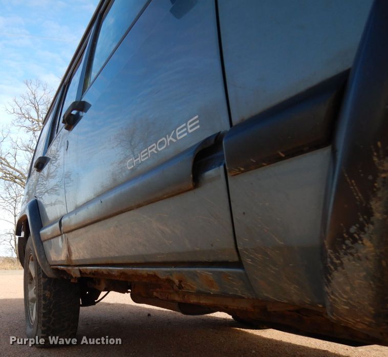 image for item HD9128 1997 Jeep Cherokee Sport  SUV