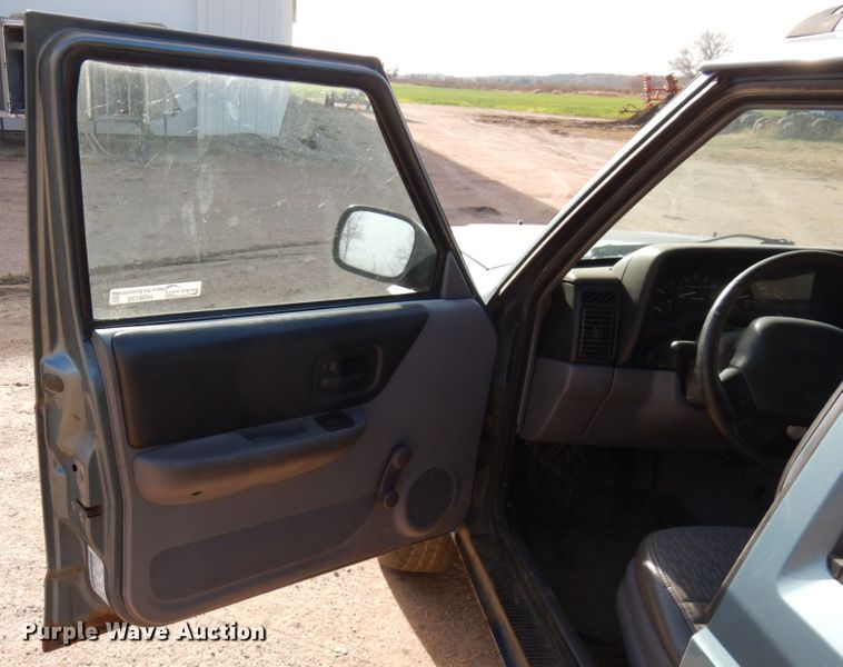 image for item HD9128 1997 Jeep Cherokee Sport  SUV