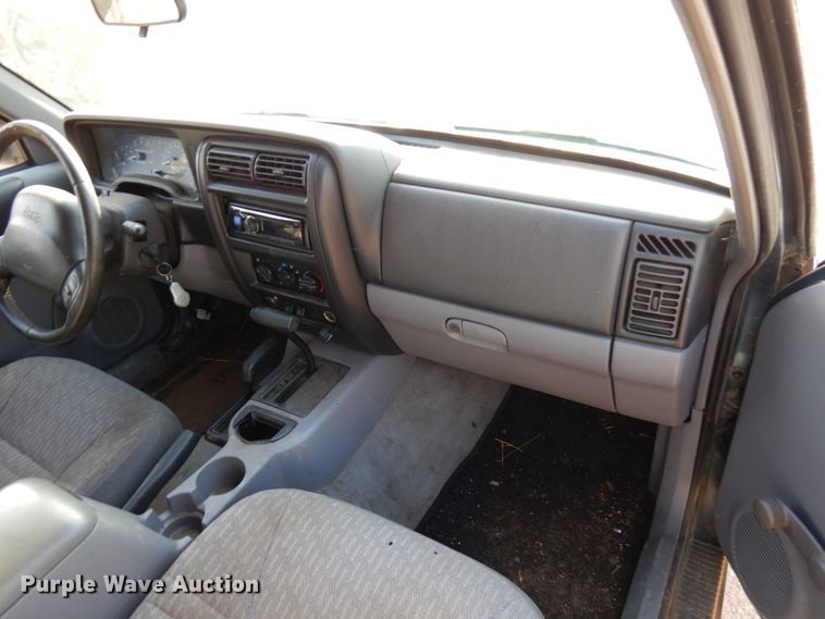 image for item HD9128 1997 Jeep Cherokee Sport  SUV