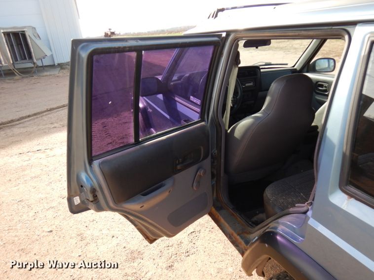 image for item HD9128 1997 Jeep Cherokee Sport  SUV