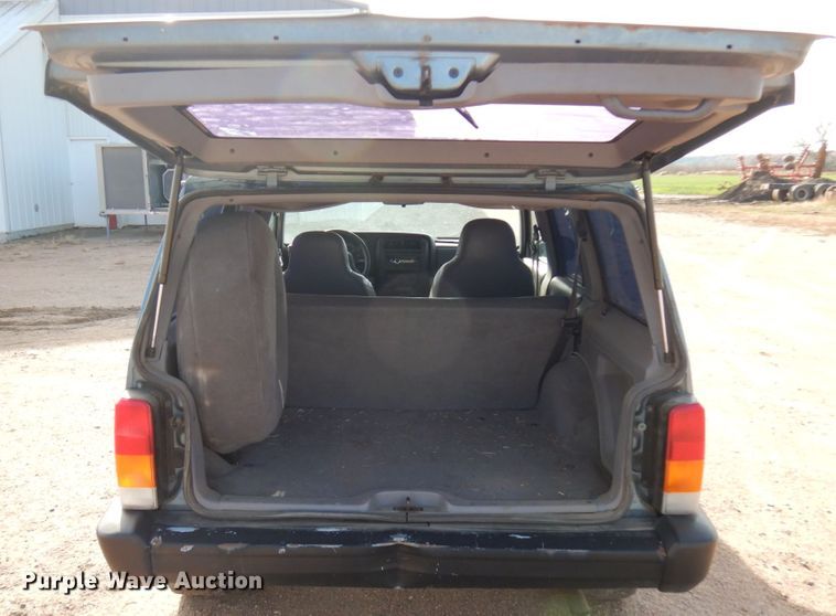 image for item HD9128 1997 Jeep Cherokee Sport  SUV