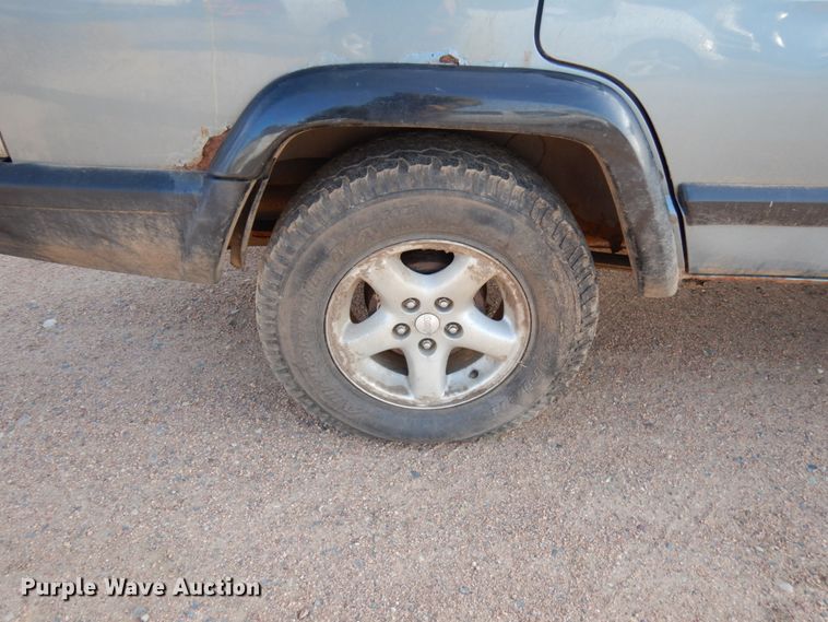 image for item HD9128 1997 Jeep Cherokee Sport  SUV