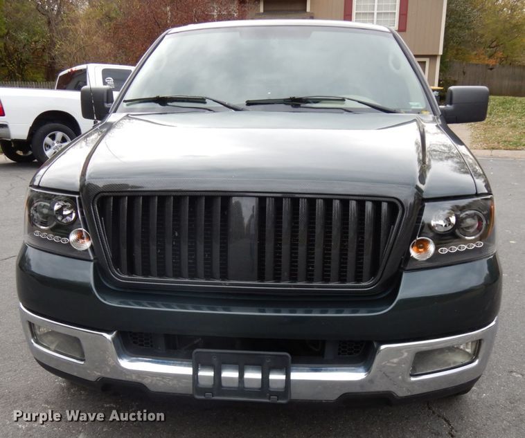 image for item HD9136 2005 Ford F150  SuperCrew cab pickup truck