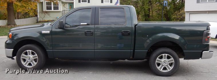 image for item HD9136 2005 Ford F150  SuperCrew cab pickup truck