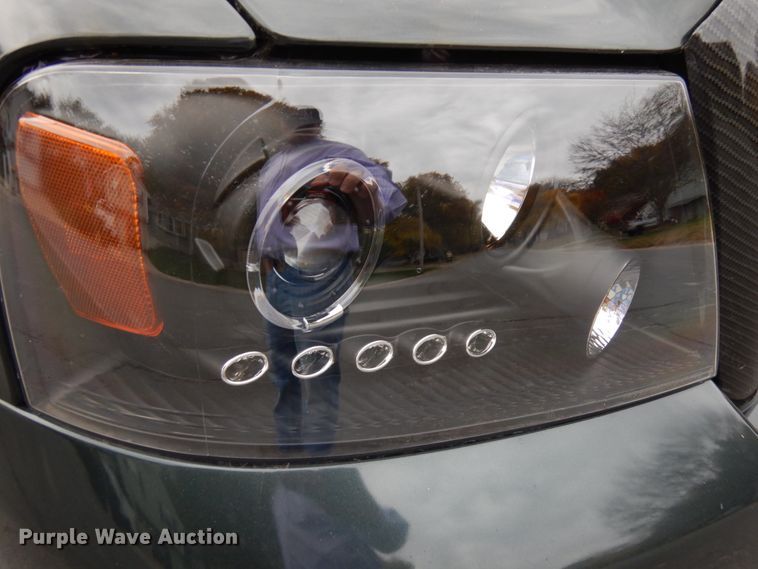 image for item HD9136 2005 Ford F150  SuperCrew cab pickup truck