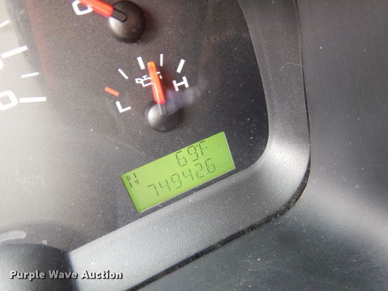 image for item HD9136 2005 Ford F150  SuperCrew cab pickup truck