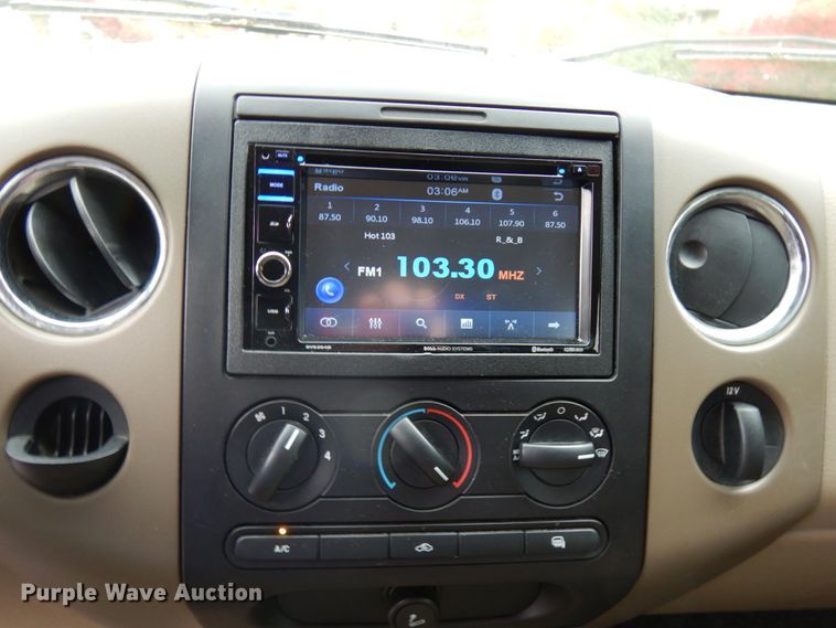 image for item HD9136 2005 Ford F150  SuperCrew cab pickup truck