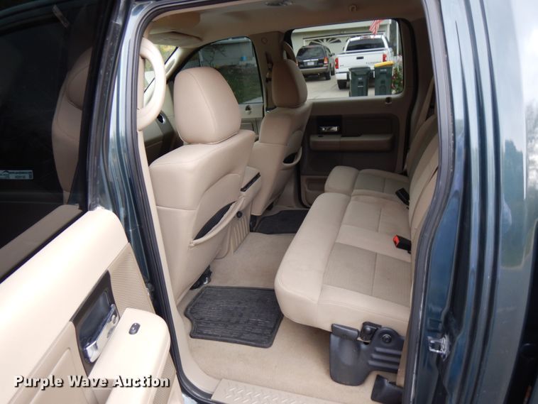 image for item HD9136 2005 Ford F150  SuperCrew cab pickup truck