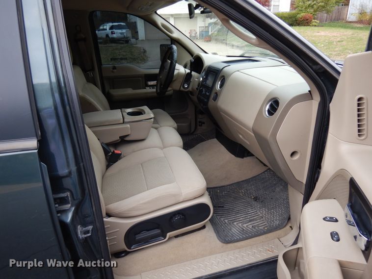 image for item HD9136 2005 Ford F150  SuperCrew cab pickup truck