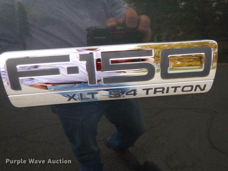 image for item HD9136 2005 Ford F150  SuperCrew cab pickup truck