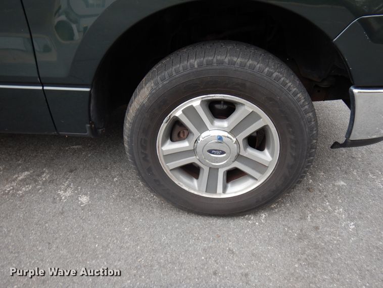 image for item HD9136 2005 Ford F150  SuperCrew cab pickup truck