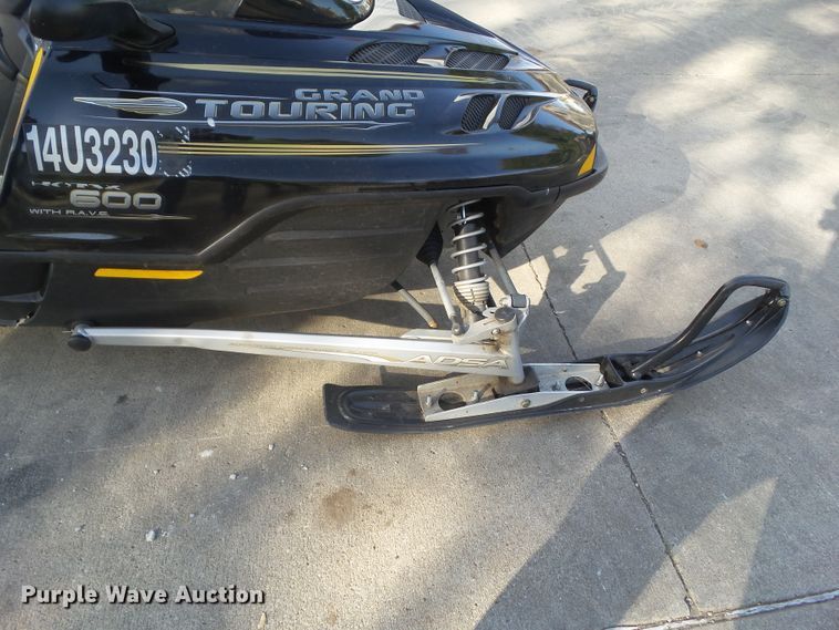 image for item HF9705 2001 Ski-Doo Grand Touring 600 snowmobile