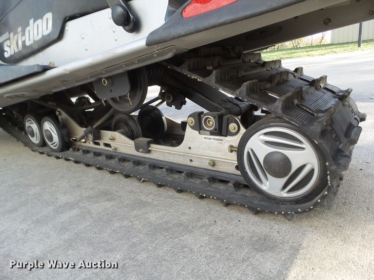 image for item HF9705 2001 Ski-Doo Grand Touring 600 snowmobile